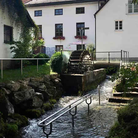 Gemuetliches, Helles, Voll Ausgestattetes Mit Terrasse Appartement Waal